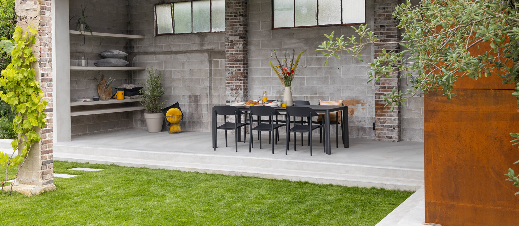 Garten Industrial Style Banner