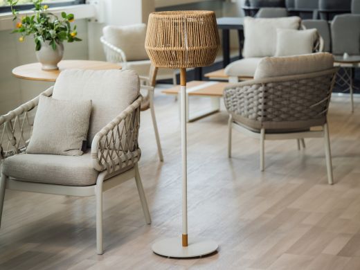 Tierra Outdoor Lumi Medium Solar-Stehlampe ø 41 cm (h: 136 cm) - Creme White (Polyrattan = Natural)