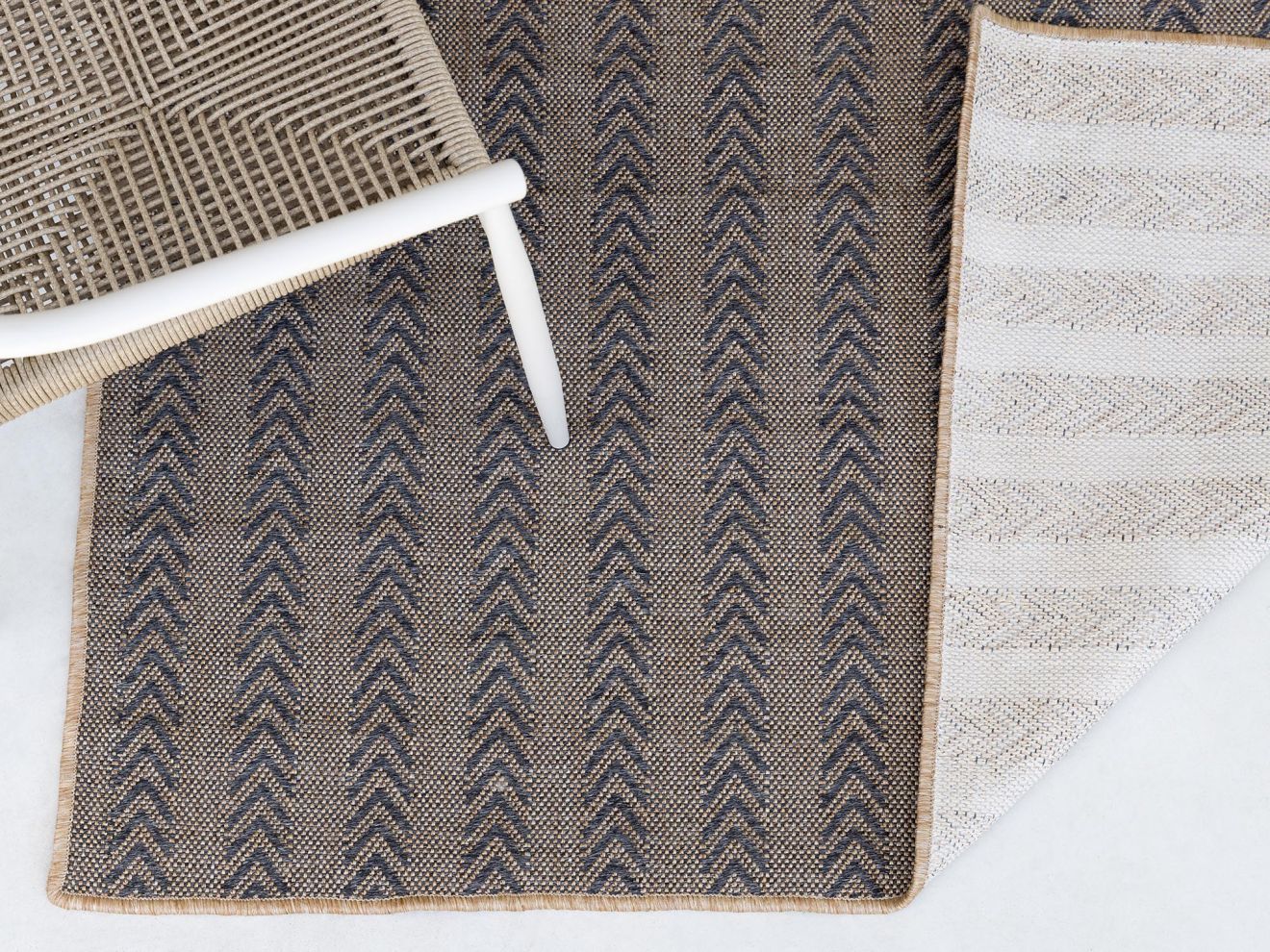 Rodrigo Outdoor Teppich 120x170 cm Grau  Rabatt: 21 %