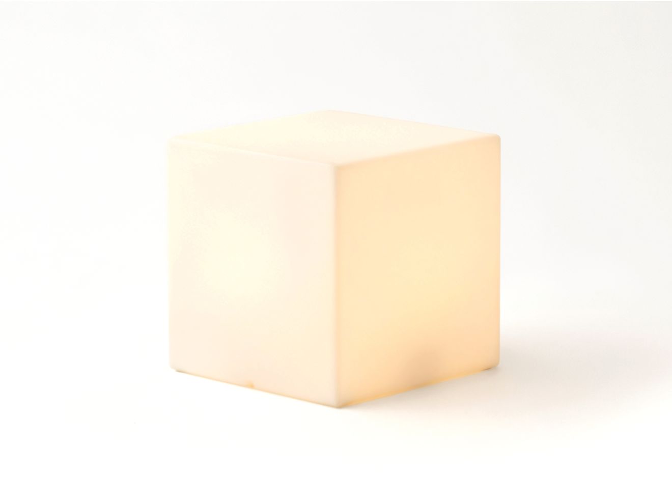 New Garden Cuby Solar-Außenlampe LED aufladbar dimmbar 40×40 cm Weiß