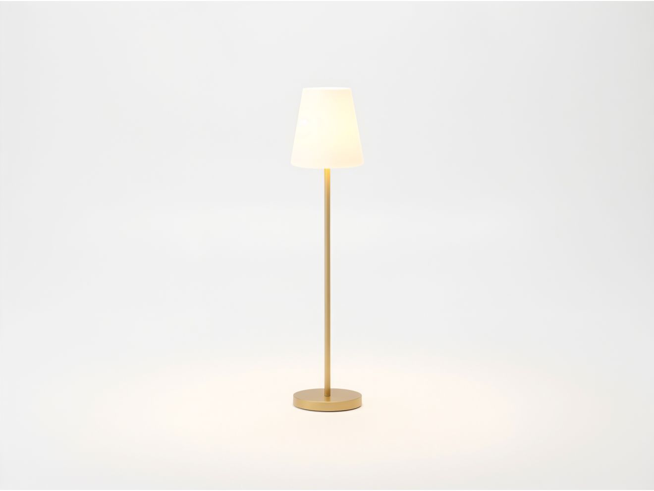 New Garden Lola Slim Solar-Stehlampe für draußen LED aufladbar dimmbar ø 28 cm (h: 119 cm) Taupe 28cm New Garden Lola Slim Solar-Stehlampe für draußen LED aufladbar dimmbar ø 28 cm (h: 119 cm) Taupe 28cm