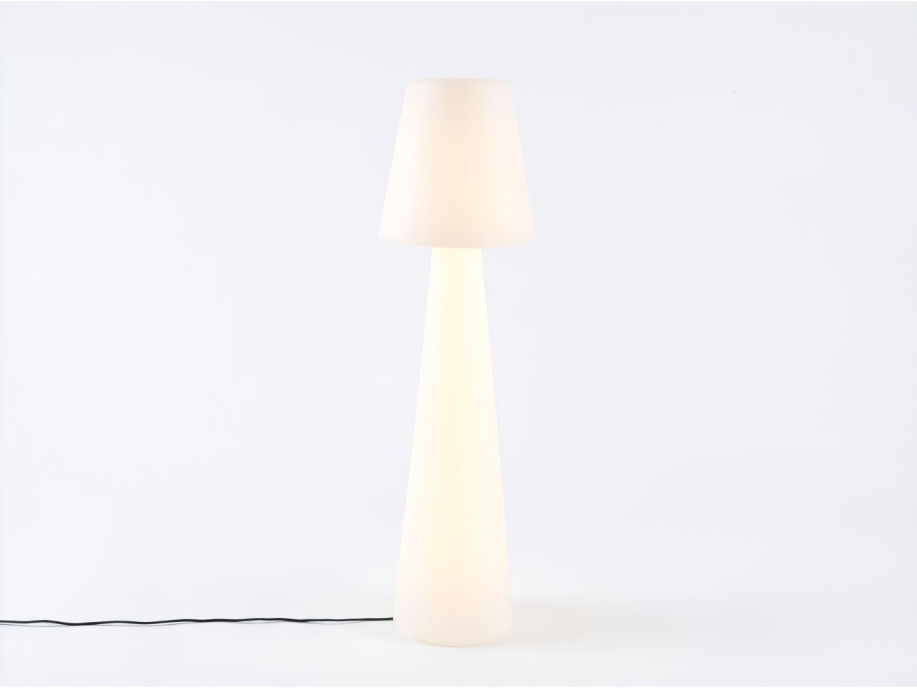 New Garden Lola LED-Stehlampe für draußen mit Kabel ø 45 cm (h: 165 cm) günstig online kaufen