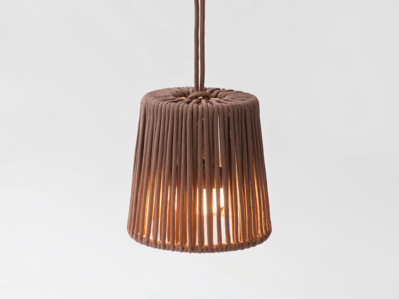 New Garden Conta Mini Hängelampe LED aufladbar dimmbar ø 14,5 cm (h: 14,6 cm) Taupe 14.5cm