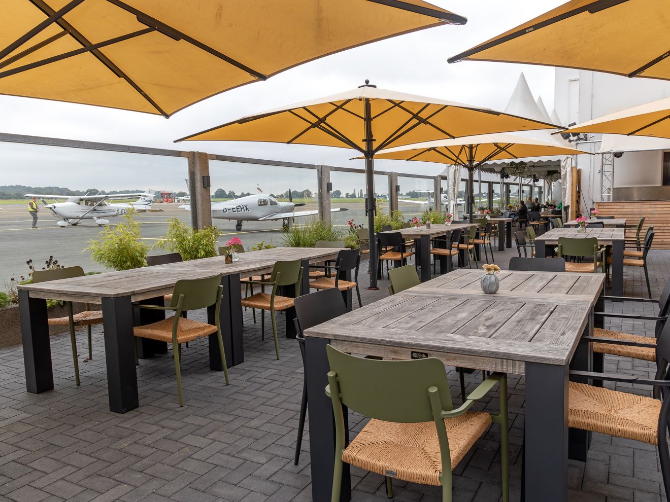 ROUGH-X Gartentisch 100x100x76 cm Grau  Rabatt: 31 %