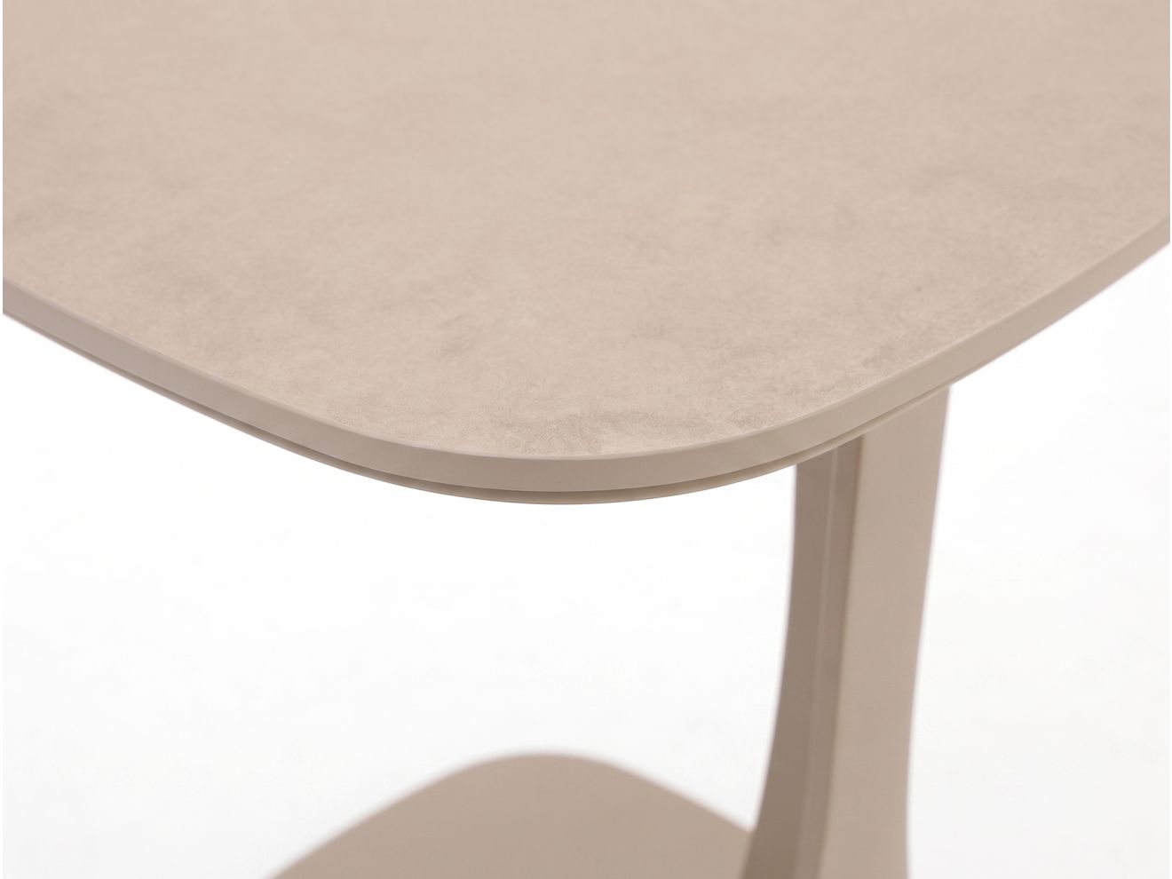 SUNS Feroli Loungetisch 45x45x53 cm Taupe SUNS Feroli Loungetisch 45x45x53 cm Taupe