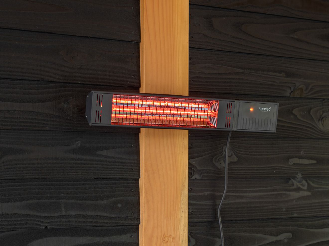 Sunred Ultra Fortuna Wand Heizstrahler 1500 Watt Schwarz