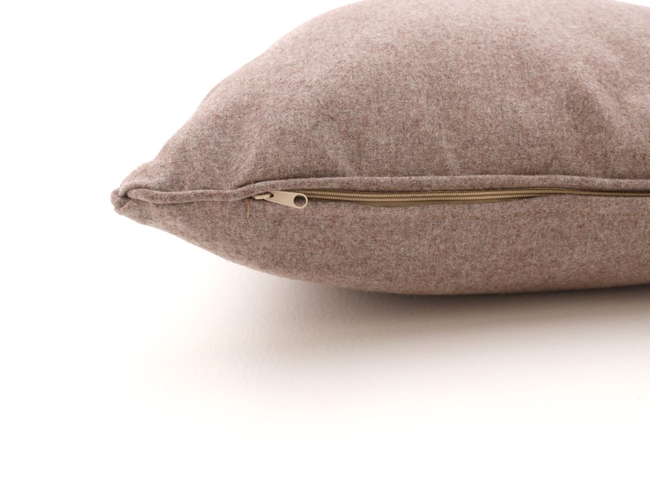 Madison Dekokissen 45x45 cm Rabatt: 32 %...