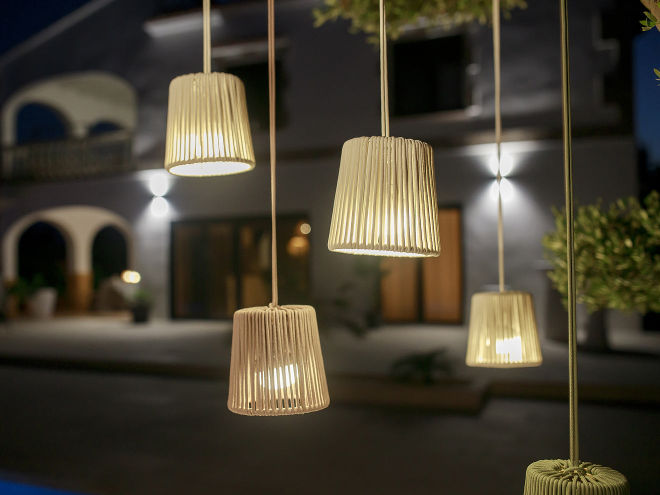 New Garden Conta Mini Hängelampe LED aufladbar dimmbar ø 14,5 cm (h: 14,6 cm) Taupe 14.5cm New Garden Conta Mini Hängelampe LED aufladbar dimmbar ø 14,5 cm (h: 14,6 cm) Taupe 14.5cm