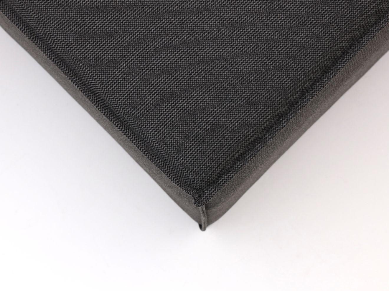 Il Tempo Cira Lounge Gartenhocker 90x90 cm Schwarz 90x90cm Rabatt: 32 %