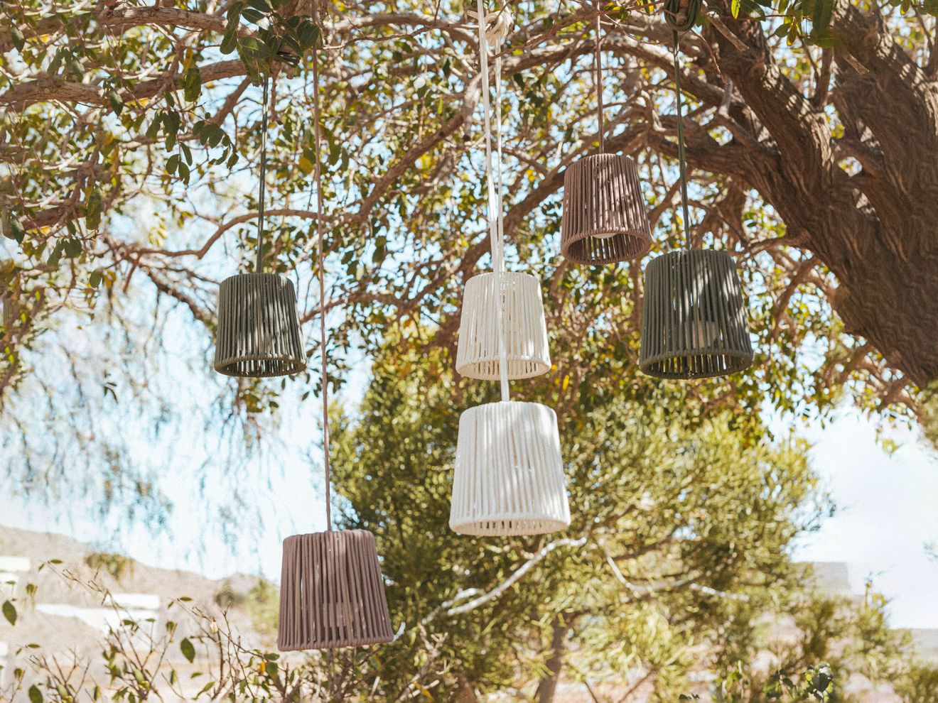 New Garden Conta Mini Hängelampe LED aufladbar dimmbar ø 14,5 cm (h: 14,6 cm) Taupe 14.5cm New Garden Conta Mini Hängelampe LED aufladbar dimmbar ø 14,5 cm (h: 14,6 cm) Taupe 14.5cm