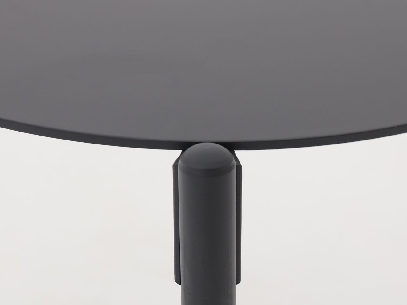 Manifesto Cella Beistelltisch Outdoor ø... Manifesto Cella Beistelltisch Outdoor ø...