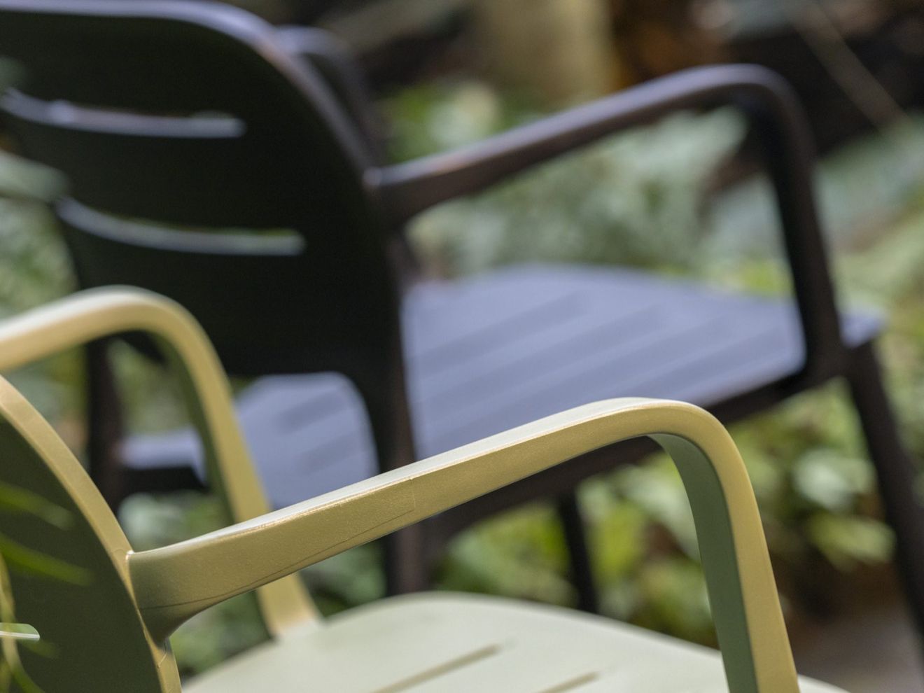 Forza Pazzia Gartenstuhl stapelbar Schwarz Rabatt: 17 % Forza Pazzia Gartenstuhl stapelbar Schwarz Rabatt: 17 %