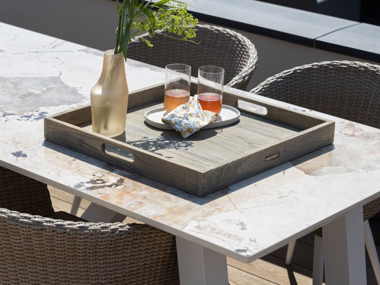 ROUGH-X Tablett 70x70 cm Braun Rabatt: 21 % ROUGH-X Tablett 70x70 cm Braun Rabatt: 21 %