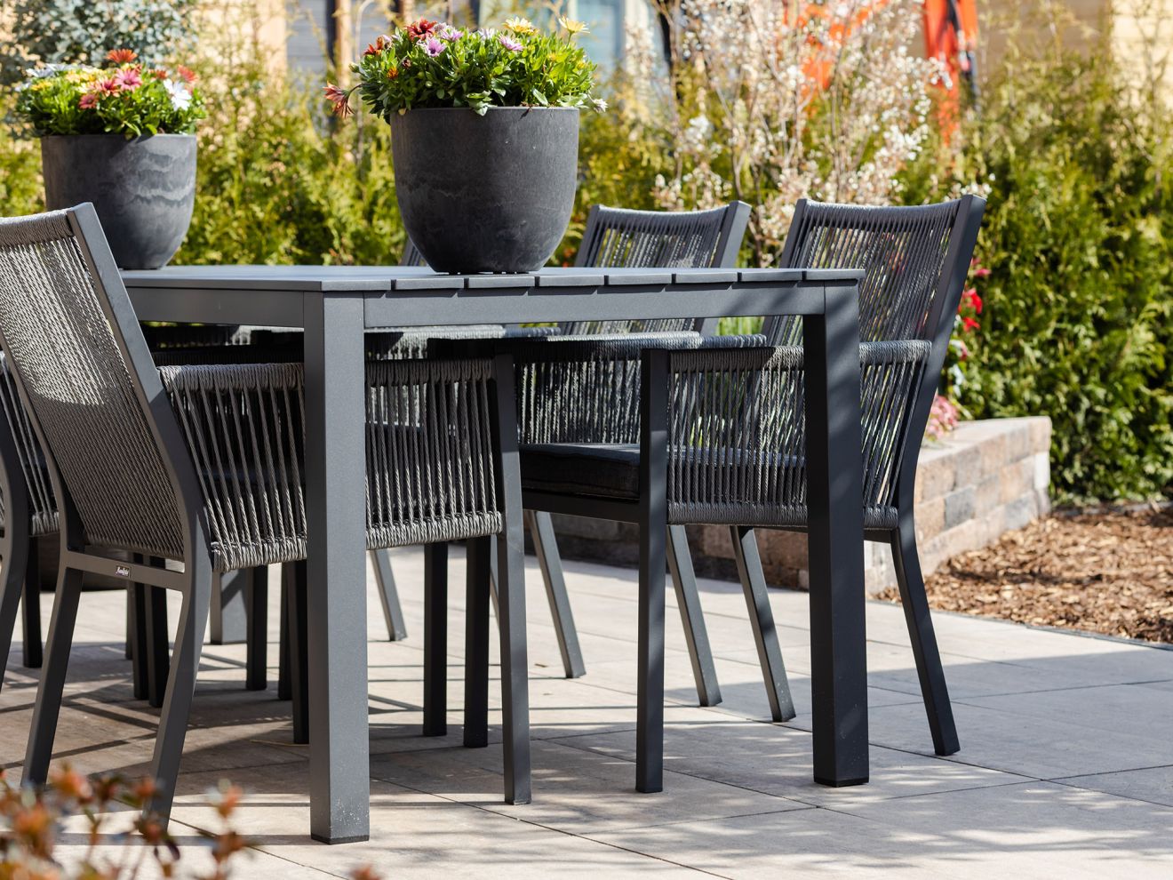 Manifesto Rivola/Induno Dänisch oval 240 cm Gartenmöbel-Set 7-teilig Grau Rabatt: 20 % Manifesto Rivola/Induno Dänisch oval 240 cm Gartenmöbel-Set 7-teilig Grau Rabatt: 20 %