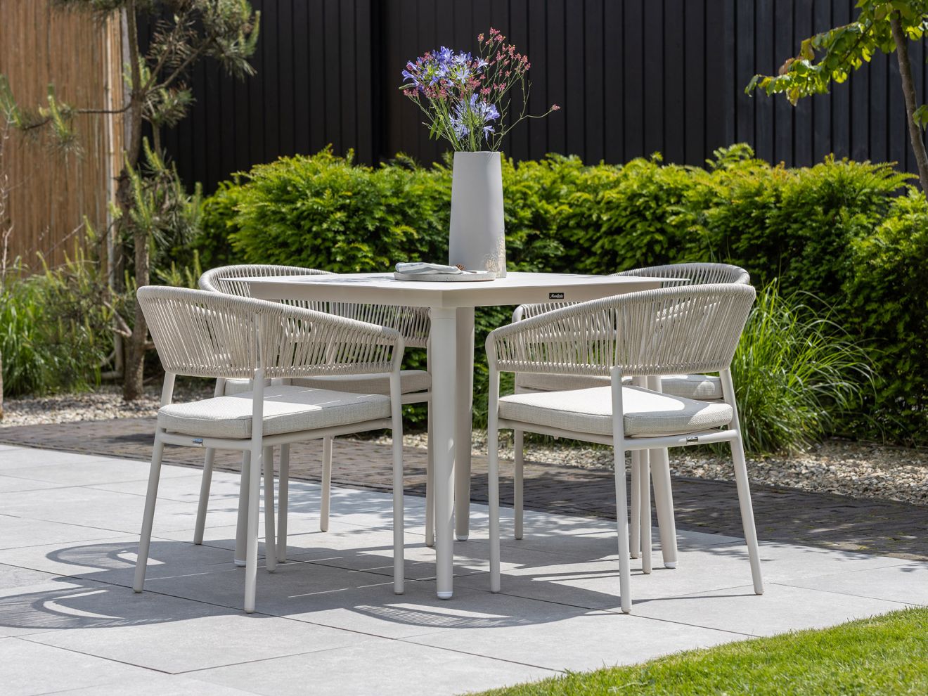 Manifesto Sora Gartentisch 90x90x74 cm Taupe Rabatt: 19 % Manifesto Sora Gartentisch 90x90x74 cm Taupe Rabatt: 19 %