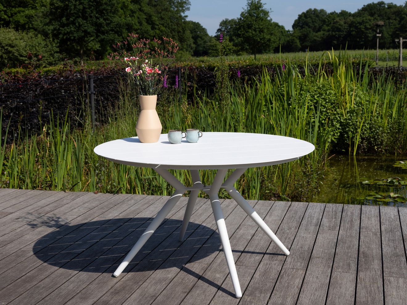 Manifesto Sora Gartentisch ø 127 (h:75 cm) Weiß 127cm Rabatt: 20 %