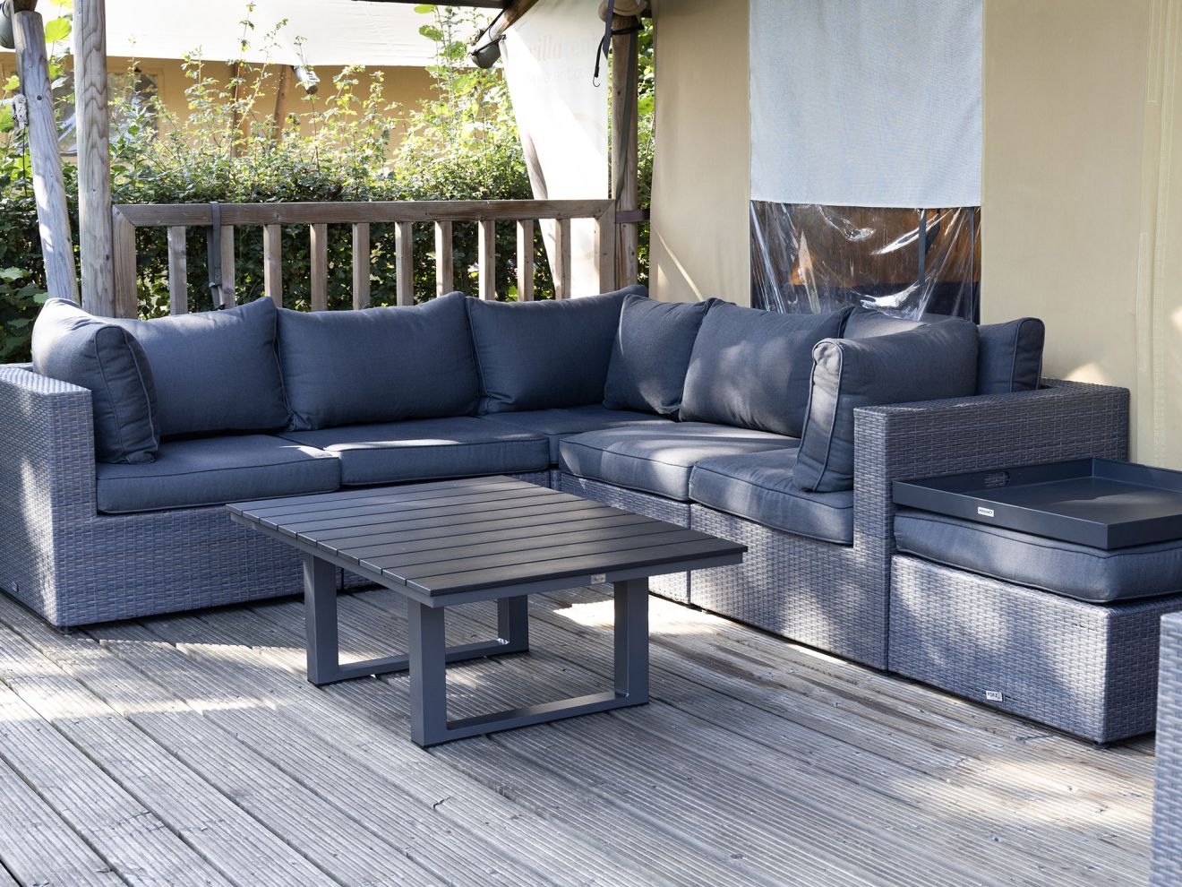 Manifesto Tablett 70x70 cm Grau  Rabatt: 17 %