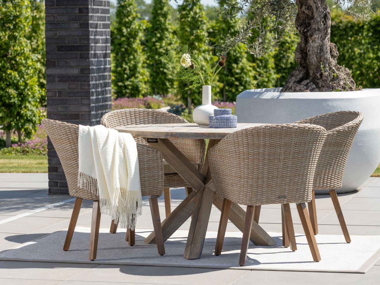 ROUGH-Y Gartentisch ø 120 cm (h:75 cm) Braun 120cm Rabatt: 33 %