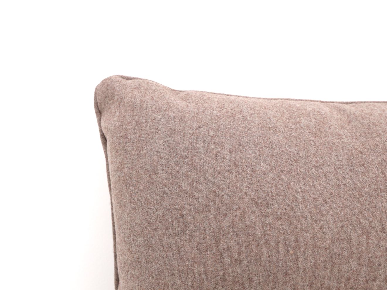 Madison Dekokissen 45x45 cm Rabatt: 32 %...