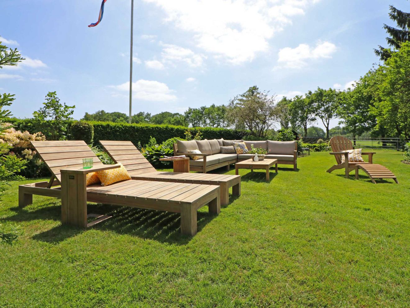 ROUGH-S Adirondack Gartenhocker