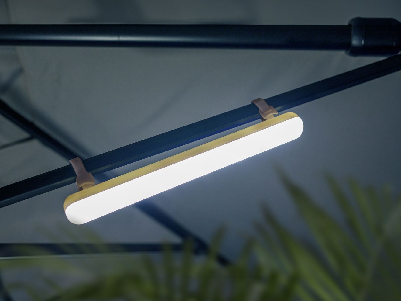 New Garden Banana LED-Außenlampe aufladbar dimmbar 35 cm Weiß