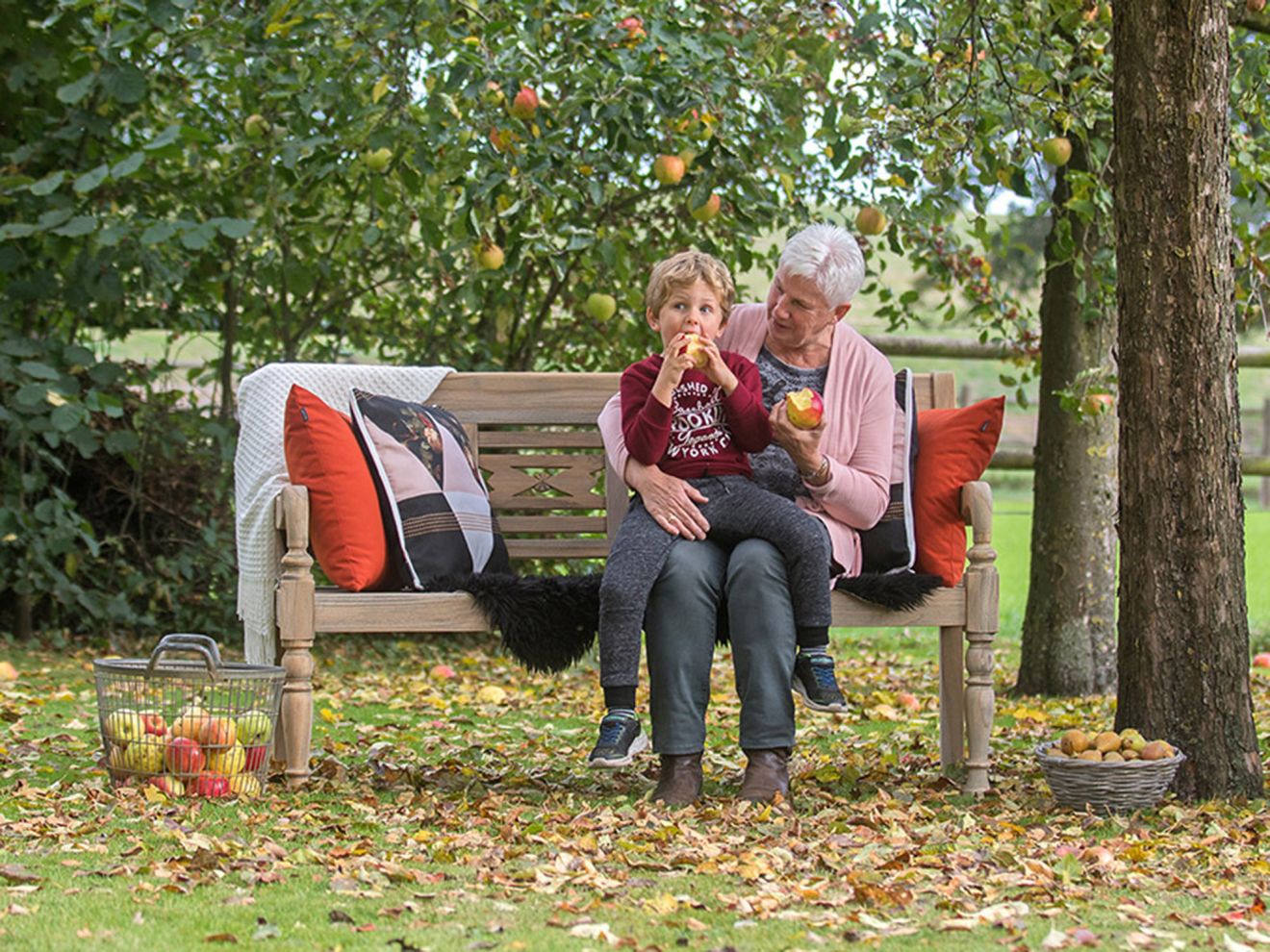 ROUGH-O Gartenbank 150 cm Braun 150x56cm... ROUGH-O Gartenbank 150 cm Braun 150x56cm...