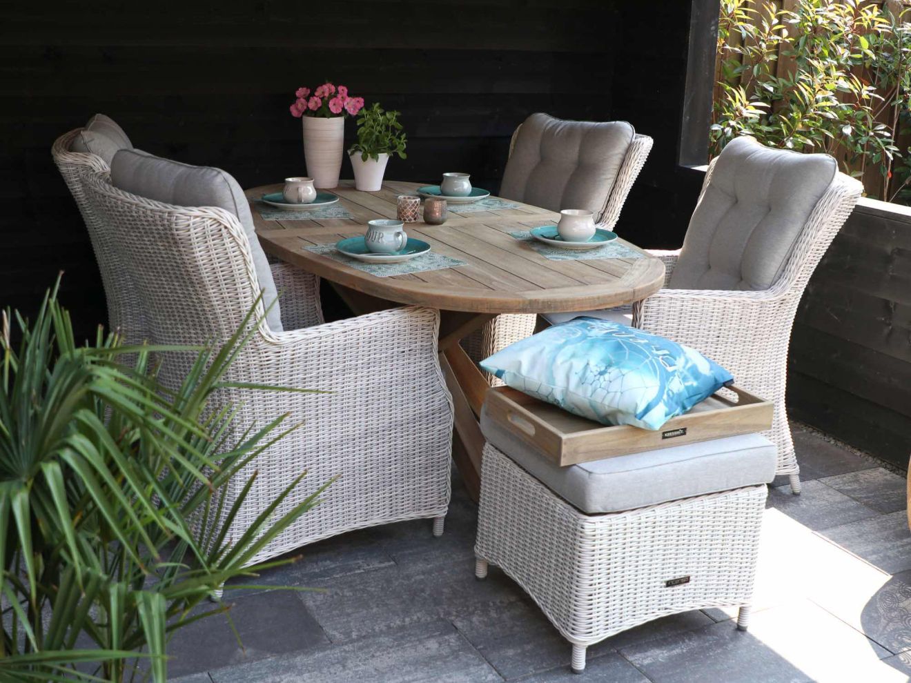 Intenso Milano Loungesessel Weiß Rabatt: 22 % Intenso Milano Loungesessel Weiß Rabatt: 22 %