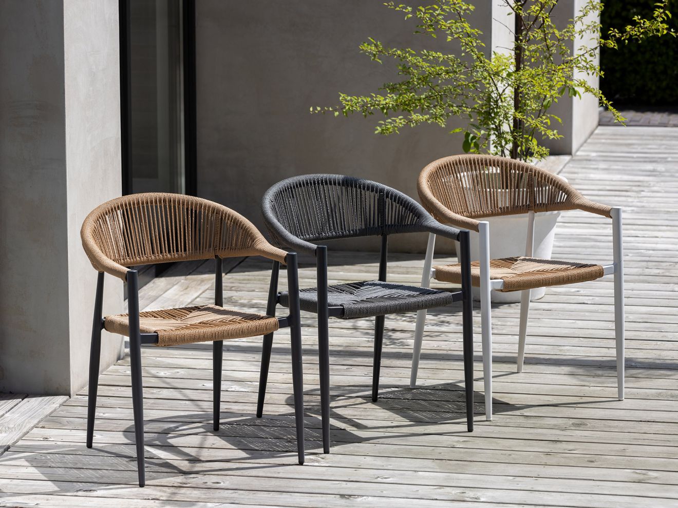 Manifesto Belpasso/Fidenza ø 126 cm Gartenmöbel-Set 5-teilig stapelbar Braun 126cm Rabatt: 21 % Manifesto Belpasso/Fidenza ø 126 cm Gartenmöbel-Set 5-teilig stapelbar Braun 126cm Rabatt: 21 %