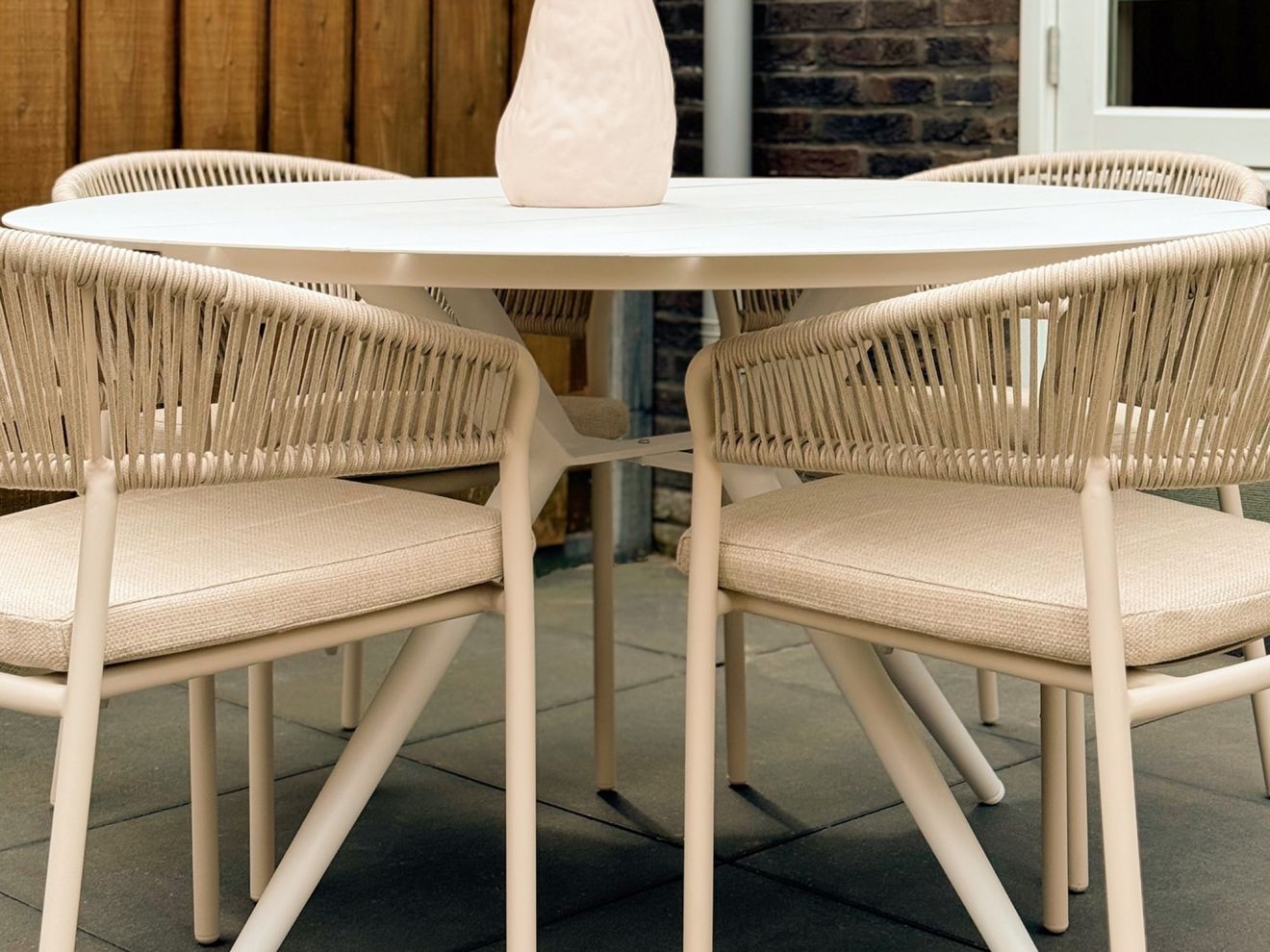 Manifesto Sora Gartentisch ø 127 (h:75 cm) Weiß 127cm Rabatt: 20 %