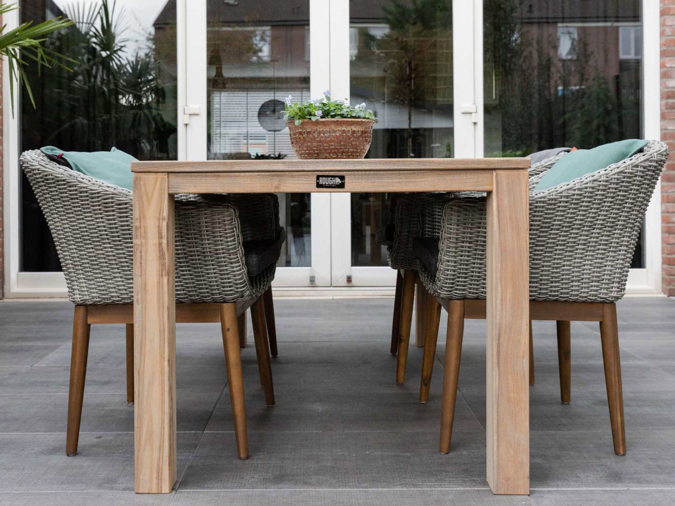 ROUGH-S Gartentisch 160x90x76 cm Braun  Rabatt: 32 %