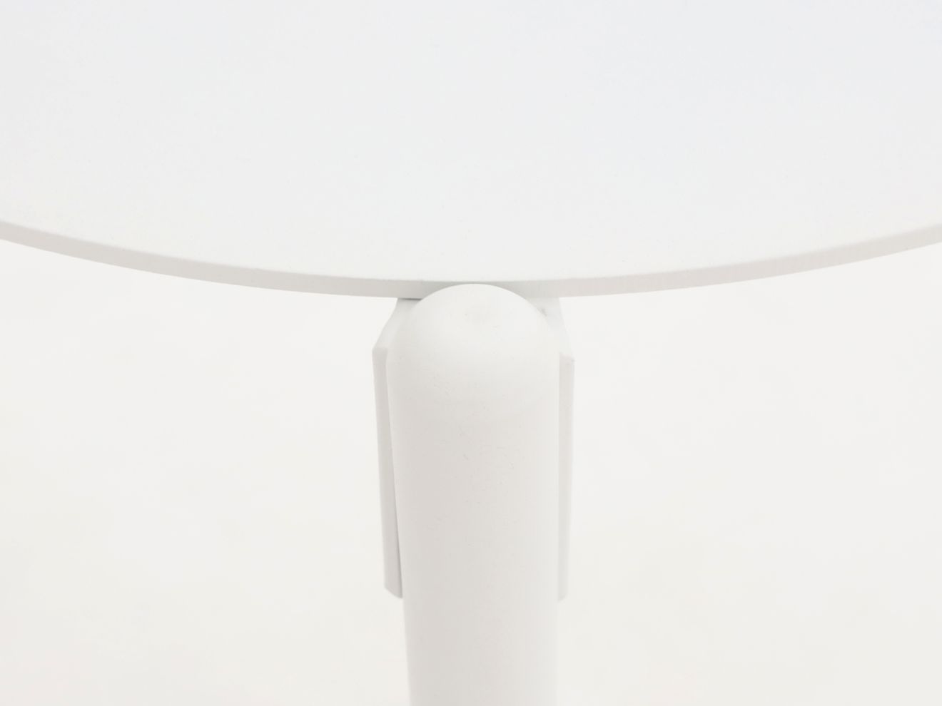 Manifesto Cella Beistelltisch Outdoor ø... Manifesto Cella Beistelltisch Outdoor ø...