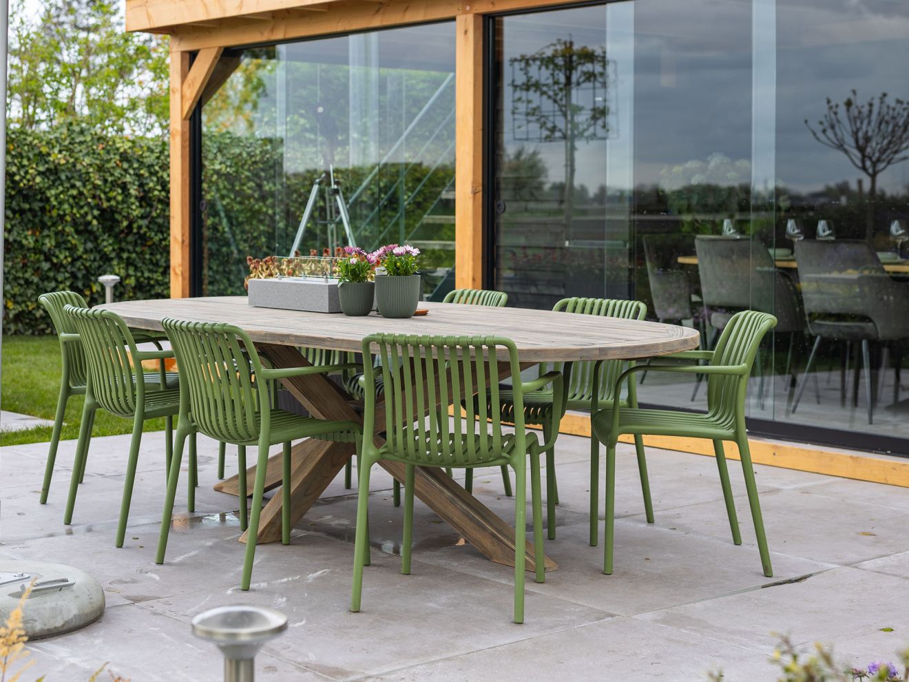 ROUGH-Y Ellips Gartentisch 280x130 cm Braun Rabatt: 20 % ROUGH-Y Ellips Gartentisch 280x130 cm Braun Rabatt: 20 %