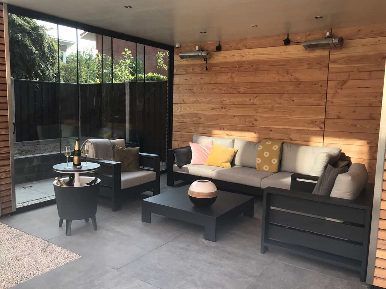 Bellagio Avolo Loungetisch 100x100x26 cm...