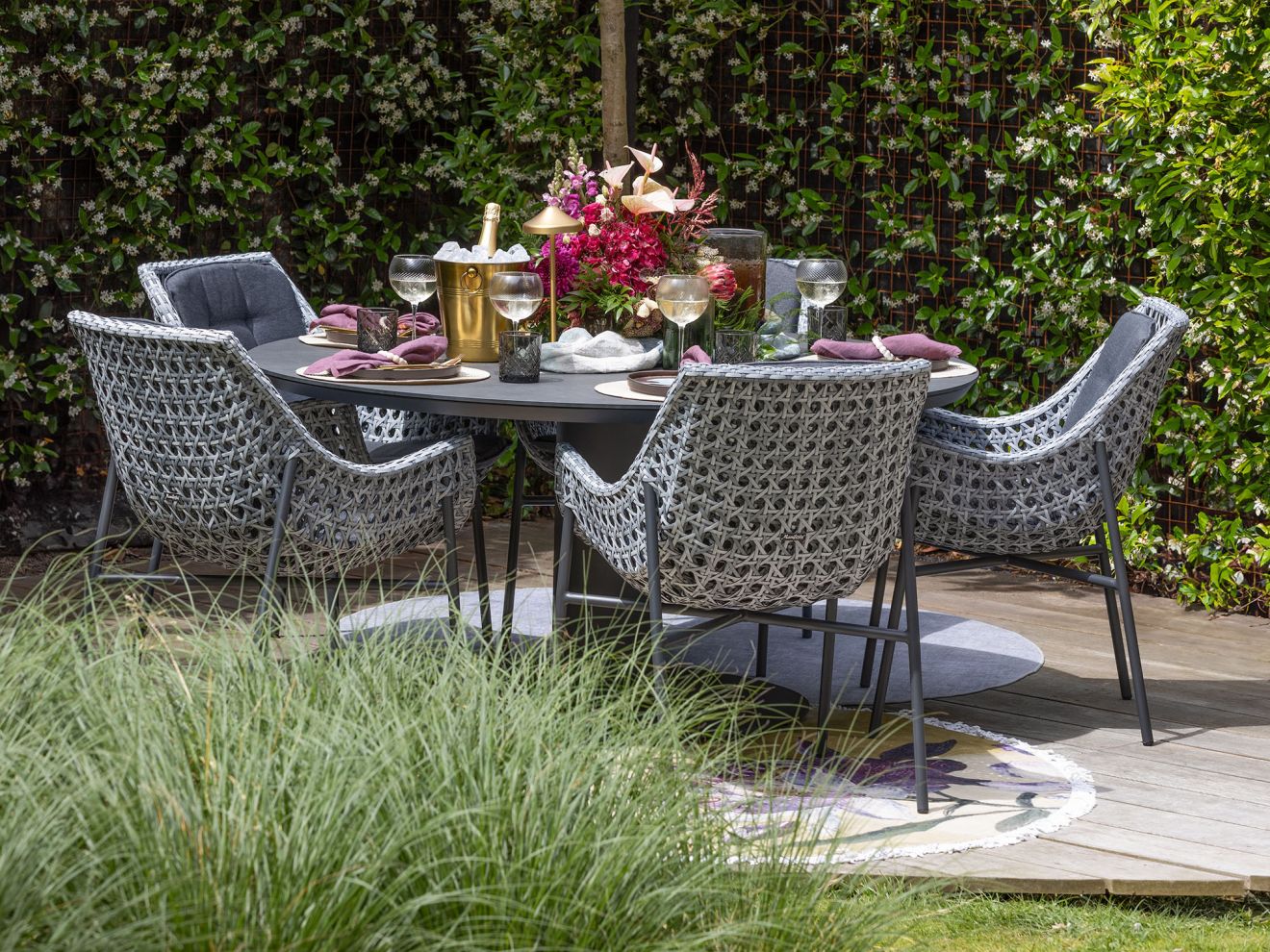 Manifesto Novara/Furato ellips 240 cm Gartenmöbel-Set 7-teilig Grau Rabatt: 21 % Manifesto Novara/Furato ellips 240 cm Gartenmöbel-Set 7-teilig Grau Rabatt: 21 %