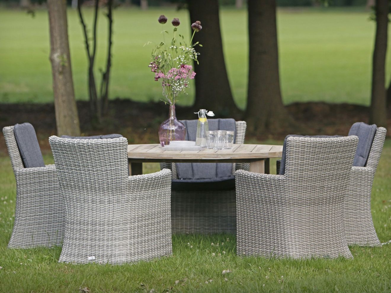 Intenso Adriano/Furato ellips 200 cm Gartenmöbel-Set 5-Teilig Grau  Rabatt: 19 %