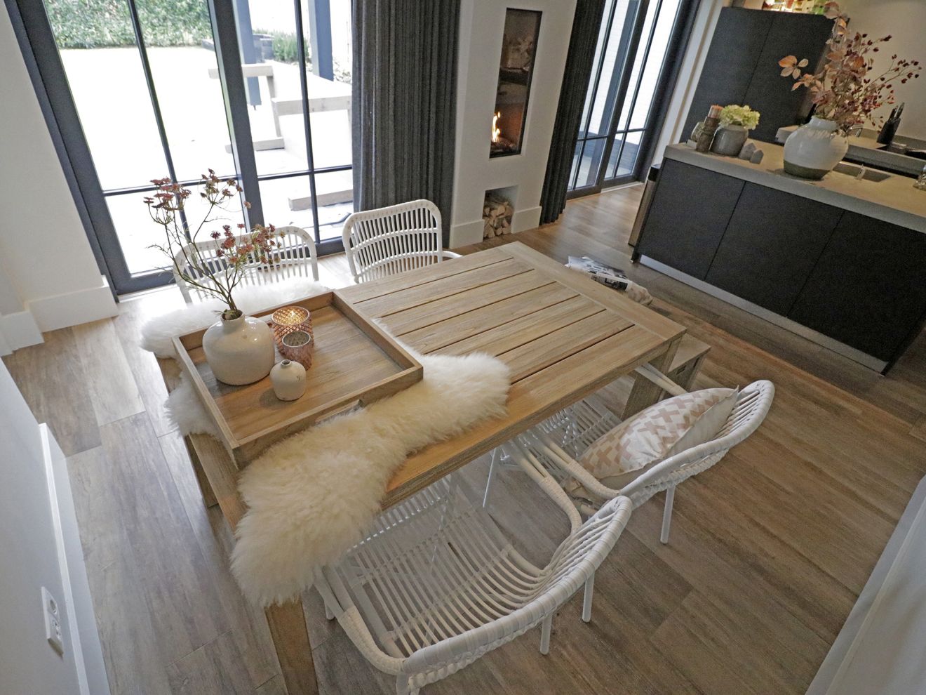 ROUGH-S Gartentisch 160x90x76 cm Braun  Rabatt: 32 %