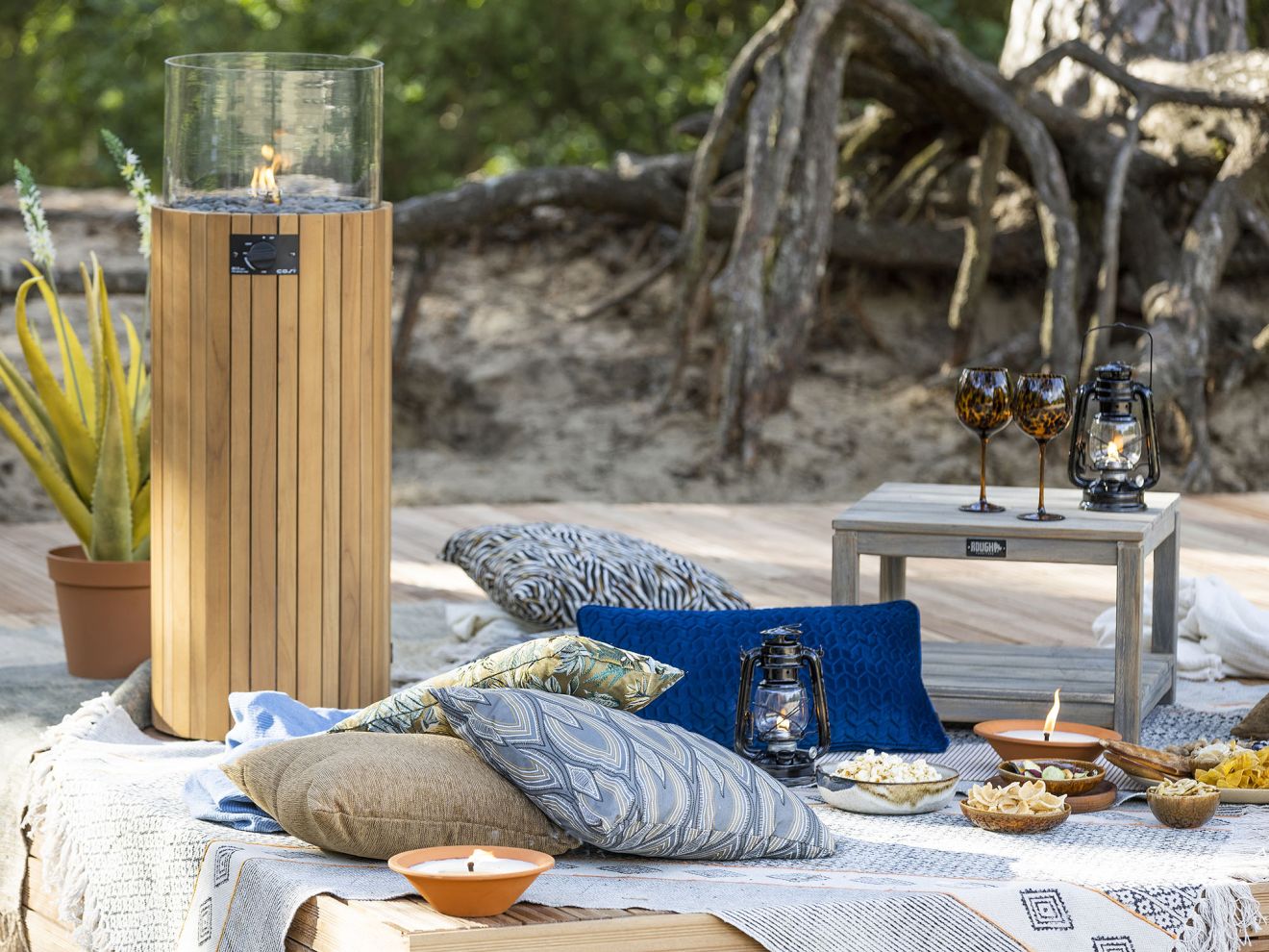 ROUGH-A Beistelltisch Outdoor 50x50x35 c...