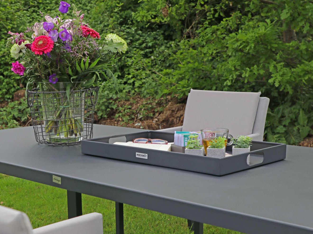 Manifesto Tablett 60x35 cm Grau Rabatt:... Manifesto Tablett 60x35 cm Grau Rabatt:...