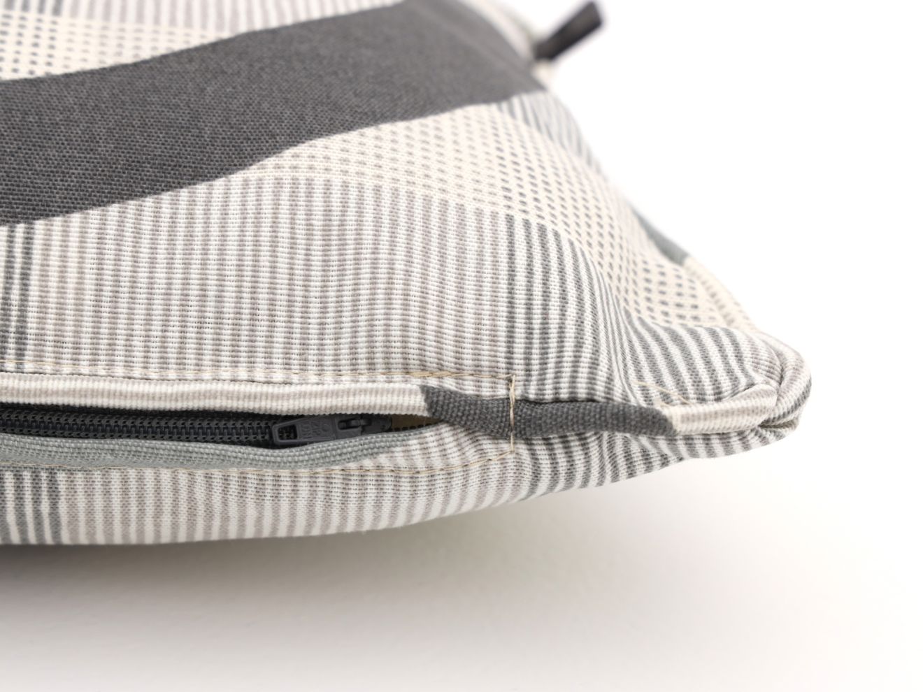 Madison Lendekissen 50x30cm Grau 50x30cm Rabatt: 20 % Madison Lendekissen 50x30cm Grau 50x30cm Rabatt: 20 %