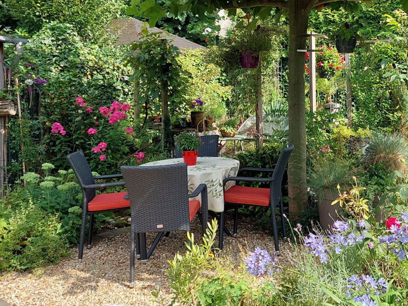 Forza Fossano Gartenstuhl stapelbar Schwarz  Rabatt: 21 %