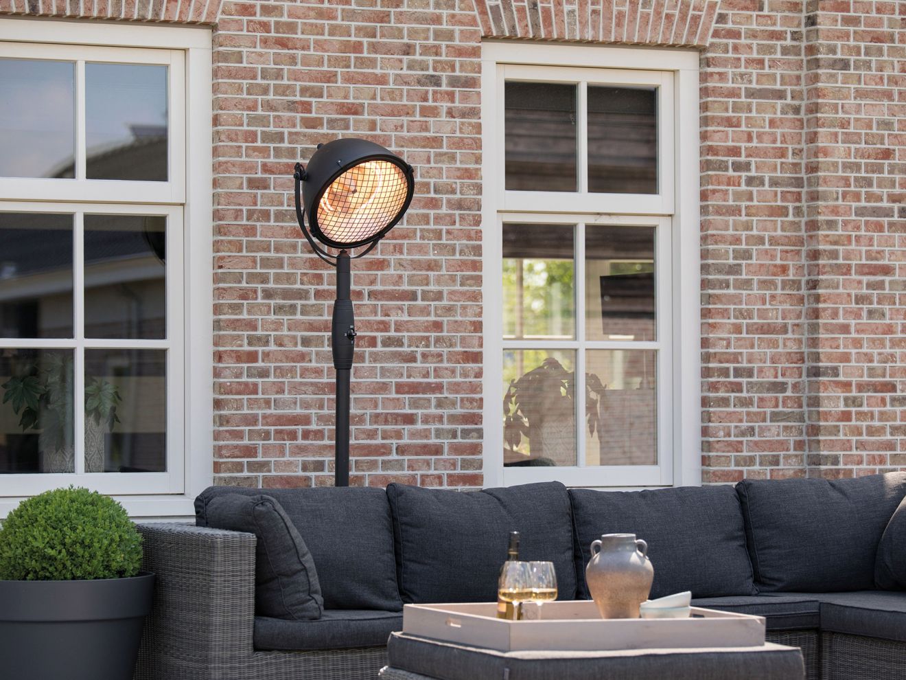 Sunred Bright Indus II Stand Heizstrahler 2100 Watt Schwarz