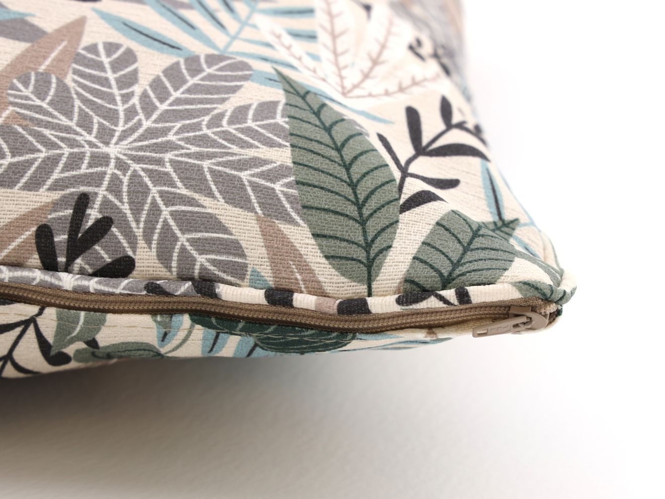 Madison Dekokissen 60x60 cm Rabatt: 33 %...