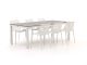 Studio afbeelding van een tuinset met zes witte tuinstoelen, en een licht grijze polywood tafel.
